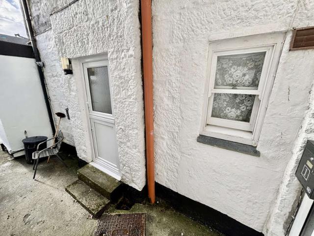 Studio for sale in Treneere, Penzance