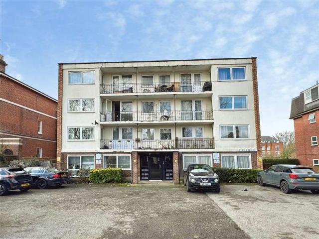 Studio for sale in Whitley, Reading