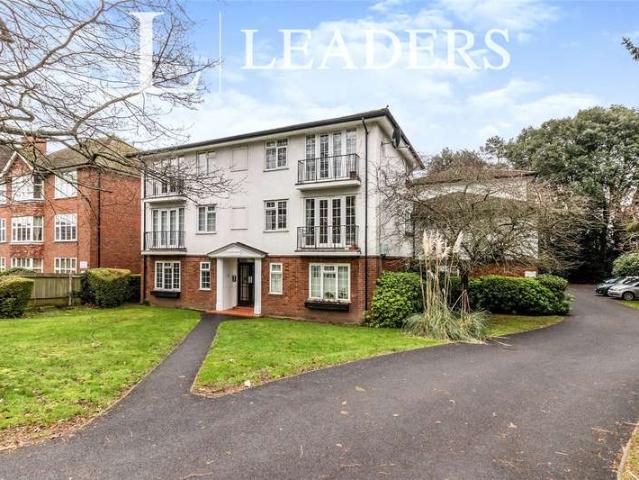Studio for sale in Woodcote, Epsom