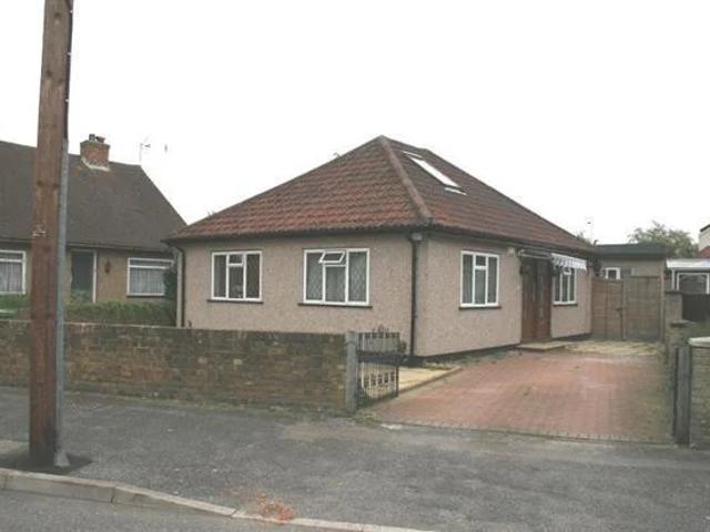 Apartment for rent in Gould's Green, Greater London