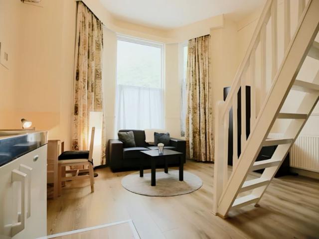 Studio for rent in Earl's Court, Greater London