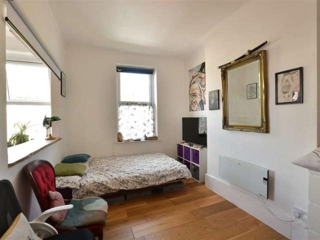 Studio for sale in Leyton, Greater London
