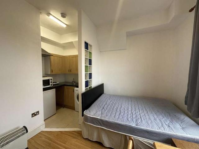 Studio for rent in Finsbury Park, Islington