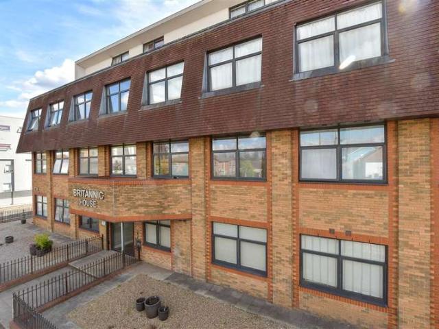 Studio for sale in London Borough of Merton, Greater London