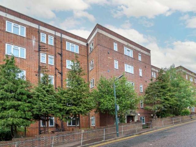 Studio for sale in West Cliff, Bournemouth