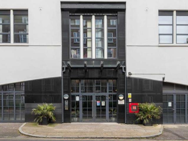 Studio for sale in Camden