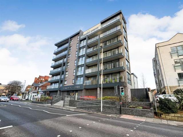 Apartment for sale in Poole