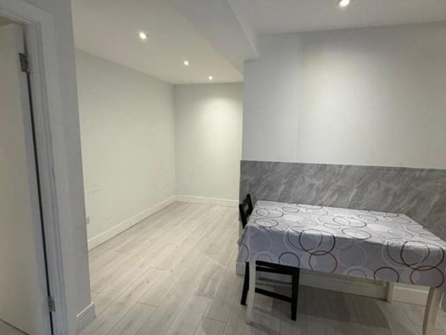 Apartment for rent in West Hackney, Greater London