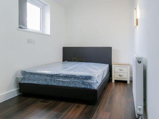 Studio for rent in Queen's Cross, Glasgow