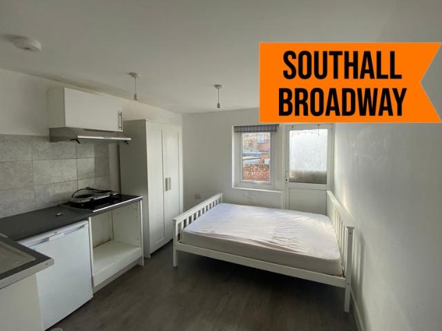 Studio for rent in London Borough of Ealing, Greater London