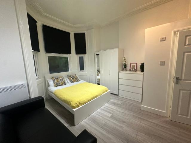 Studio for rent in London Borough of Hammersmith and Fulham, Greater London