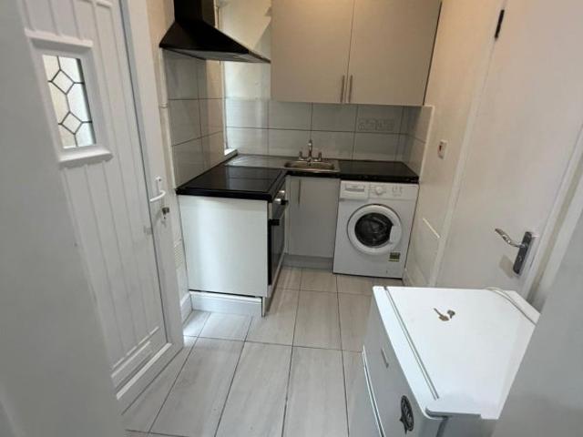 Studio for rent in Balham, Greater London