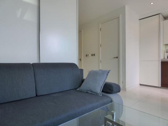 Apartment for rent in Poplar Grove, Greater London