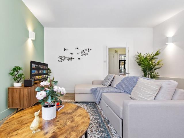 Apartment for rent in Westminster, Victoria