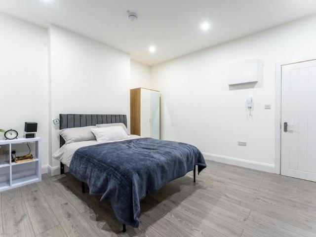Apartment for rent in Walworth, Greater London