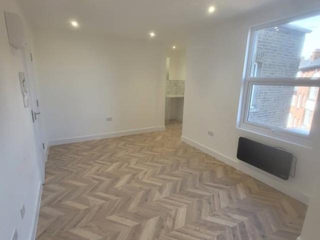 Apartment for rent in Camberwell, Greater London