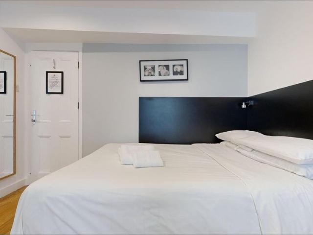 Apartment for rent in Westminster, Victoria