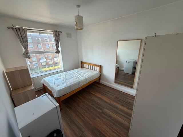 Apartment for rent in Stamford Hill, Greater London