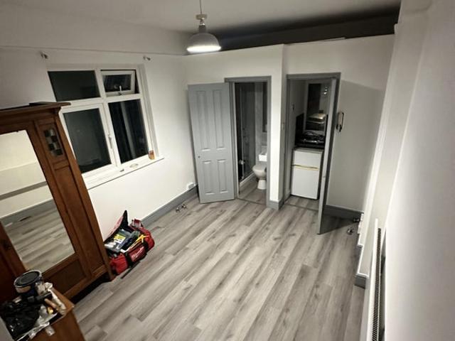 Studio for rent in Surbiton, Greater London