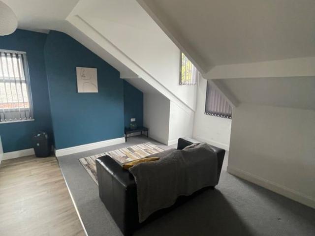 Apartment for rent in Woodhouse, West Yorkshire