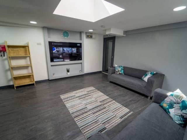 Apartment for rent in Park Central, Birmingham