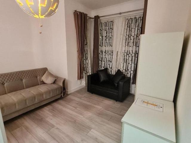 Apartment for rent in Gants Hill, Greater London