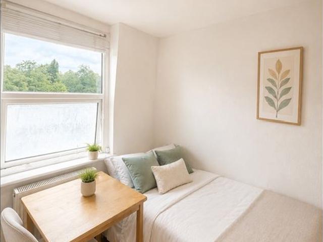 Apartment for rent in Belsize Park, Greater London
