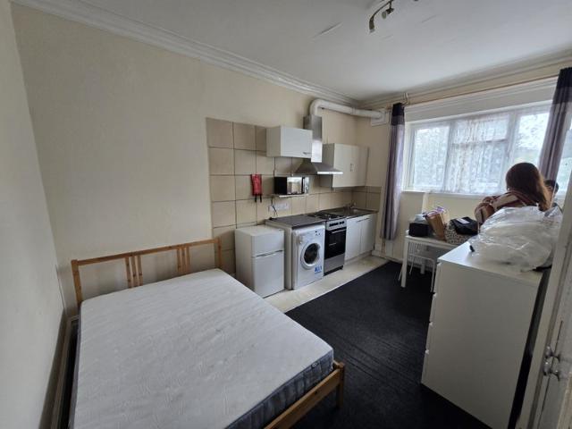 Studio for rent in Hendon, Greater London