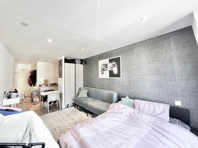 Studio for rent in Kilburn, Greater London