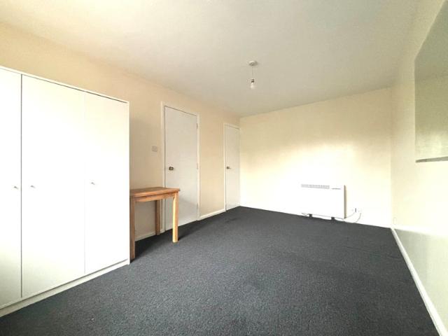 Studio for rent in Cowley, Greater London