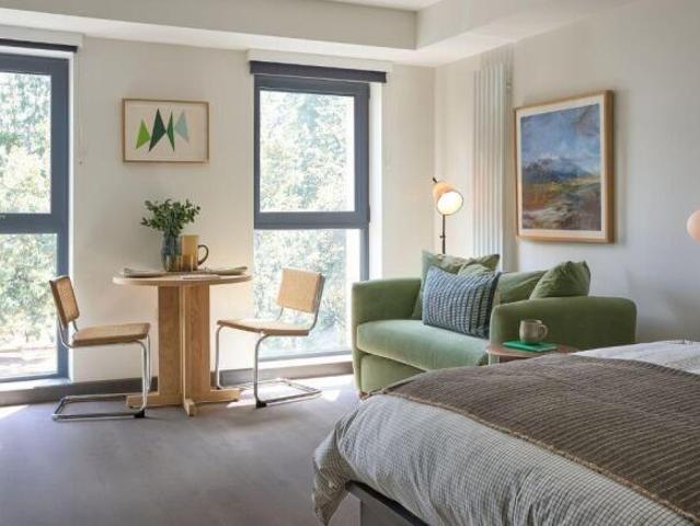 Studio for rent in Cat Hill