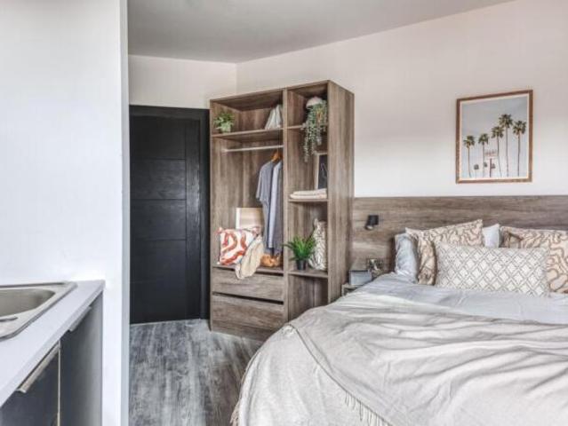 Studio for rent in East Midlands