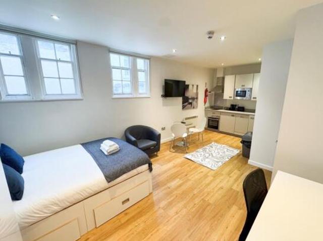 Studio for rent in Strode, Devon