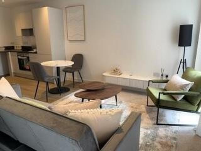 Studio for rent in South Lane, West Yorkshire
