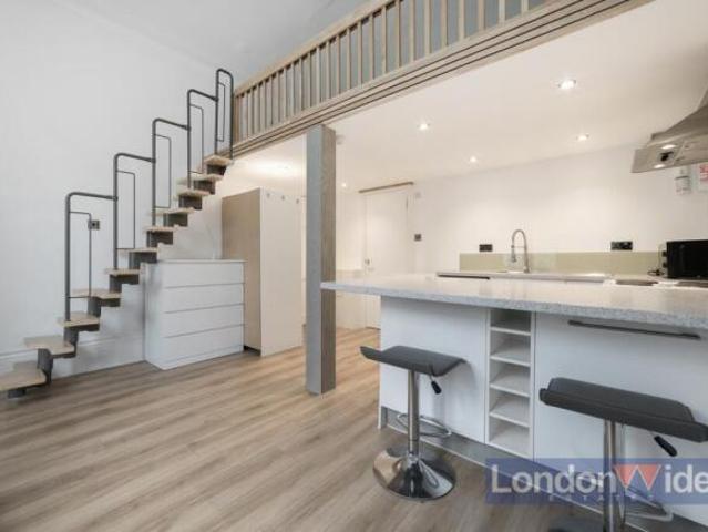 Studio for rent in Cat Hill