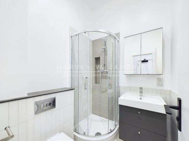 Studio for rent in Cat Hill, England