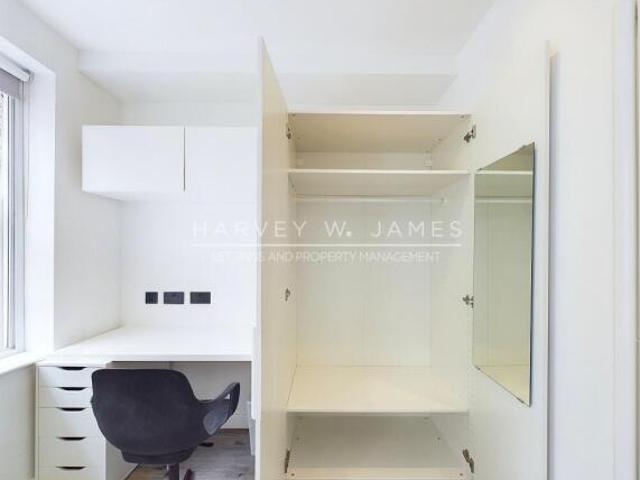 Studio for rent in Cat Hill