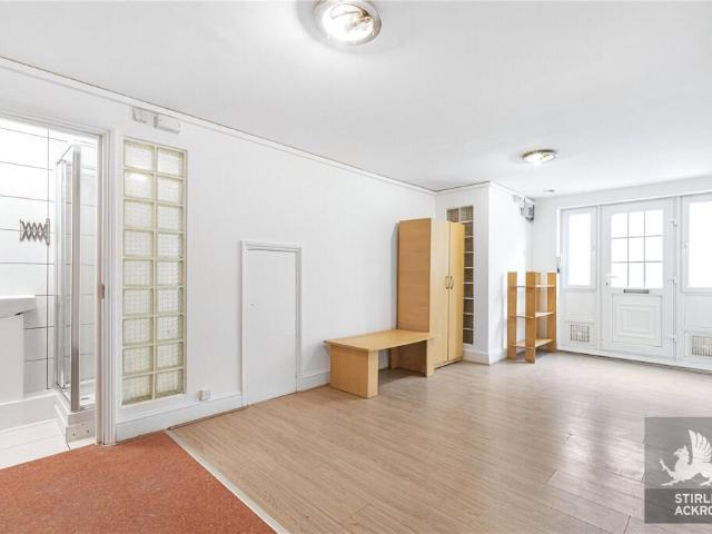 Studio for rent in Hackney