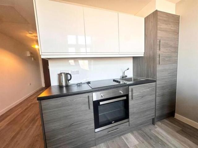 Studio for rent in City Centre, Calderstones