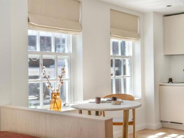 Flat for rent in Cat Hill