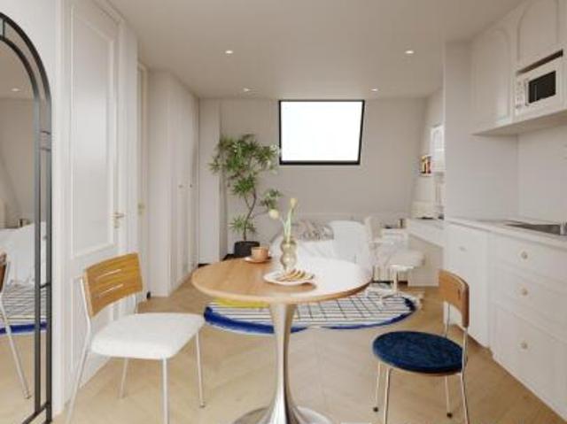 Studio for rent in Cat Hill, England