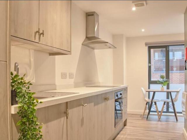 Studio for rent in Bare, Lancashire