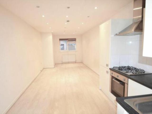 Flat for rent in Finchley, Greater London