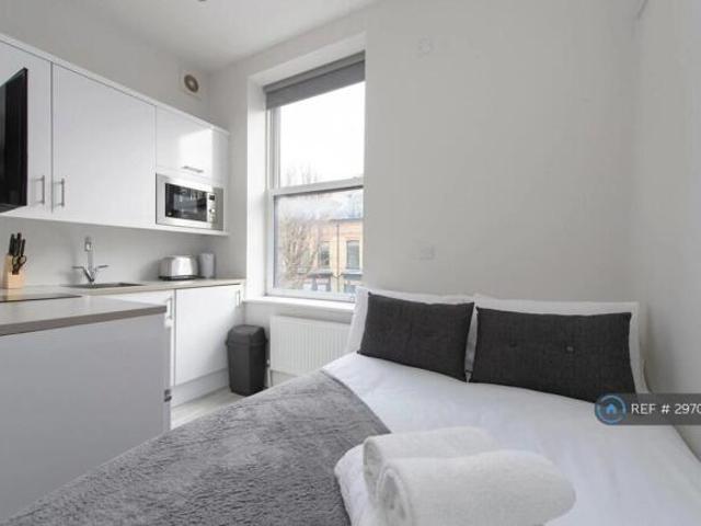 Studio for rent in Cat Hill