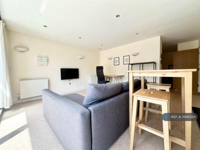 Studio for rent in Cat Hill