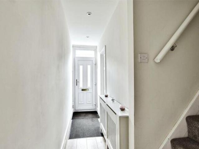 Flat for rent in Vinters Park, Midway