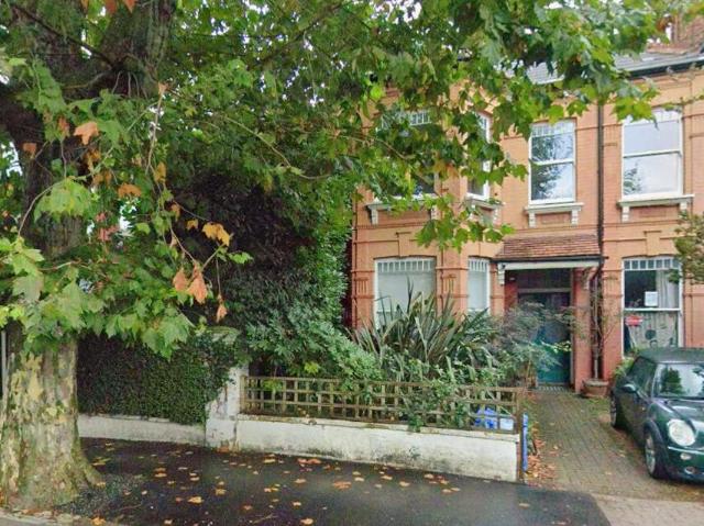 Studio for rent in Cat Hill
