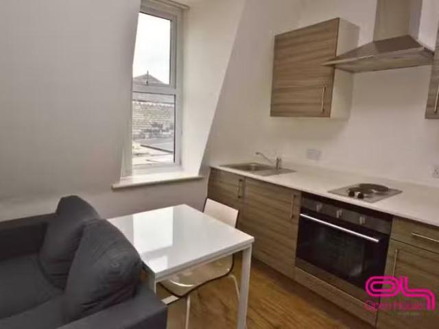 House for rent in Saint Vincent's, Netherthorpe