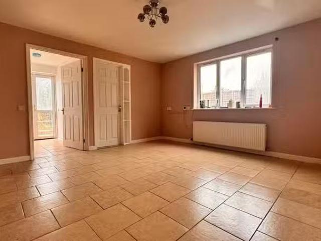 House for rent in Alstone, Golden Valley