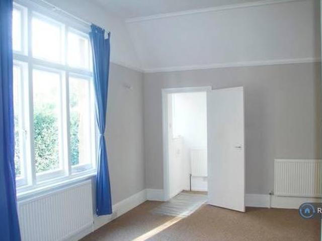 House for rent in Surrey